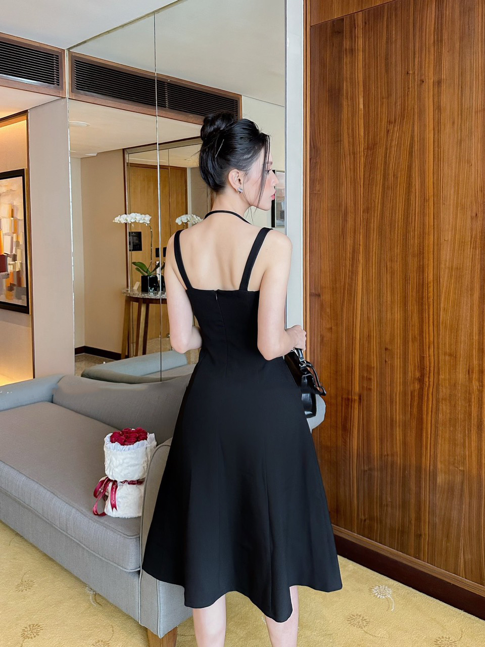 Đầm dự tiệc dáng xòe cúp ngực hai dây đính đá