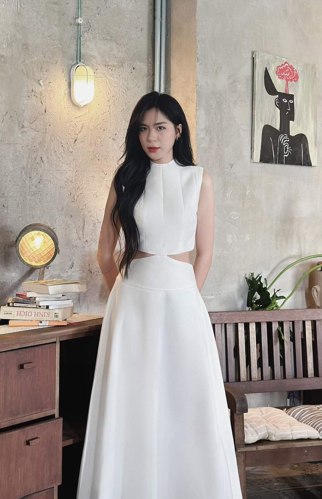 Đầm dự tiệc dáng xòe kín cổ sát nách khoét eo