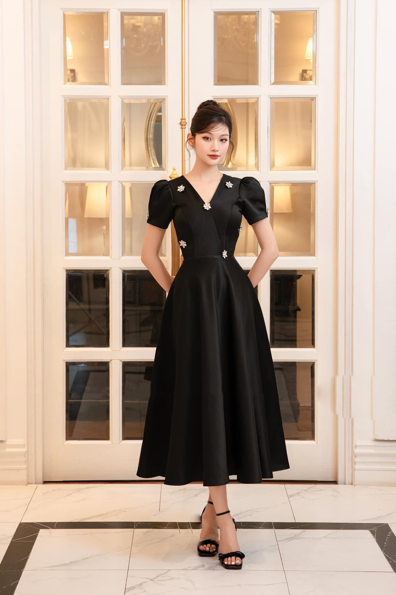 Đầm dự tiệc dáng xoè kiểu tay con cổ V đính hoa đá