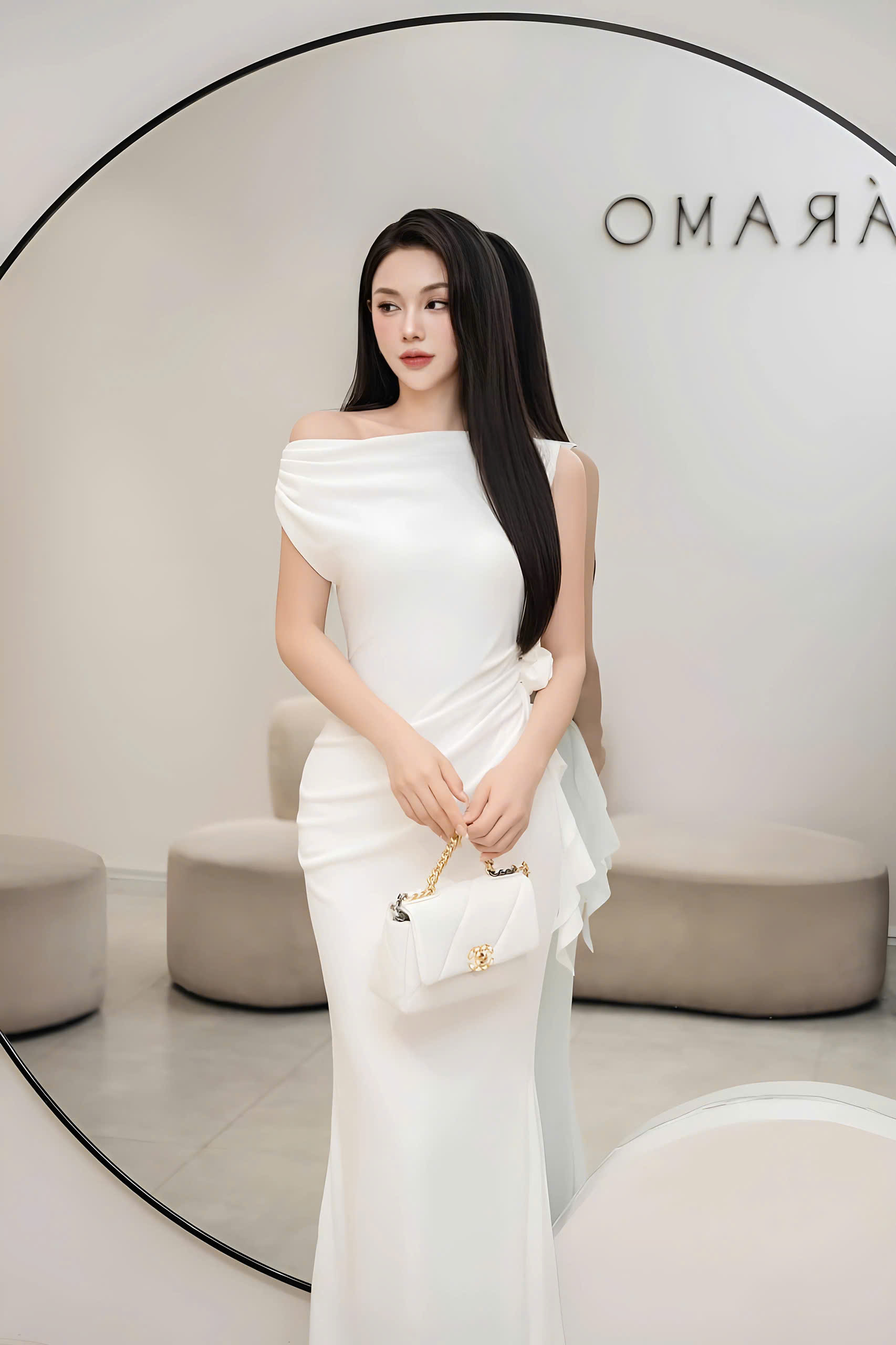 Đầm dự tiệc dáng dài lệch vai phối hoa sang trọng