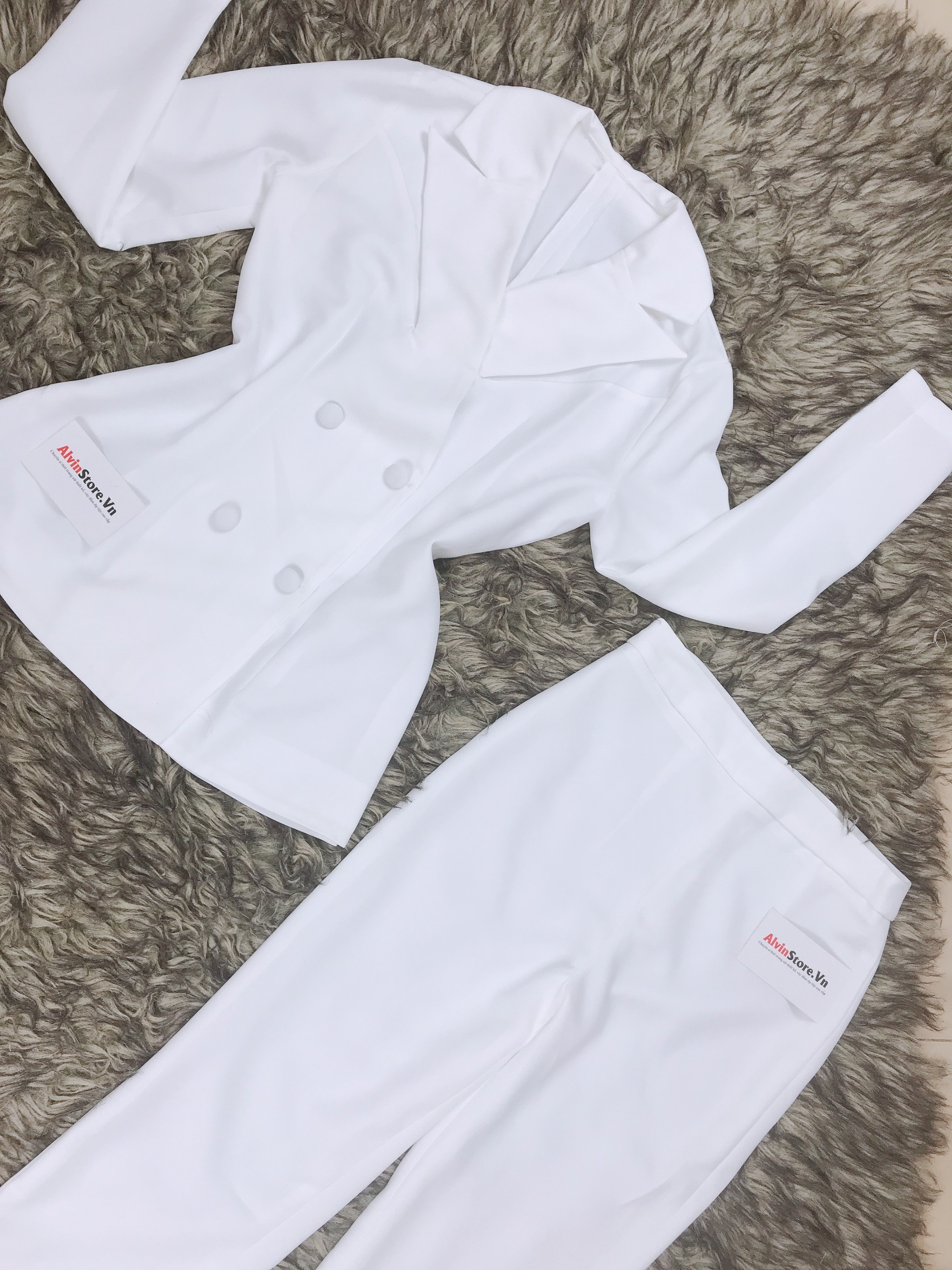 ao-quan-kieu-ao-vest-tay-dai-quan-om