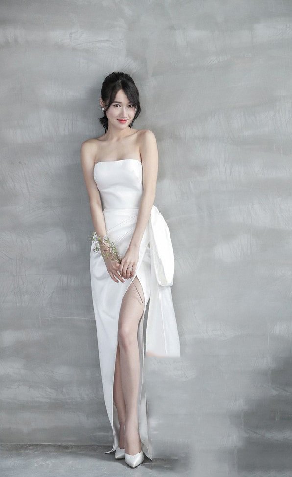 dam-da-hoi-kieu-cup-nguc-no-cheo-ta