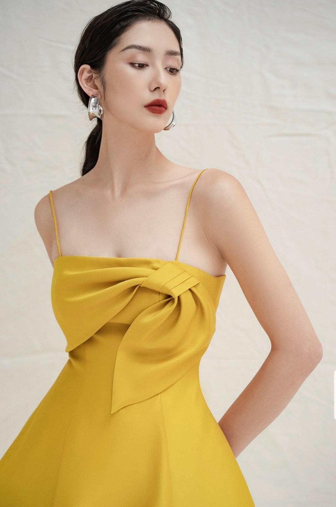 dam-xoe-hai-day-cup-nguc-phoi-no