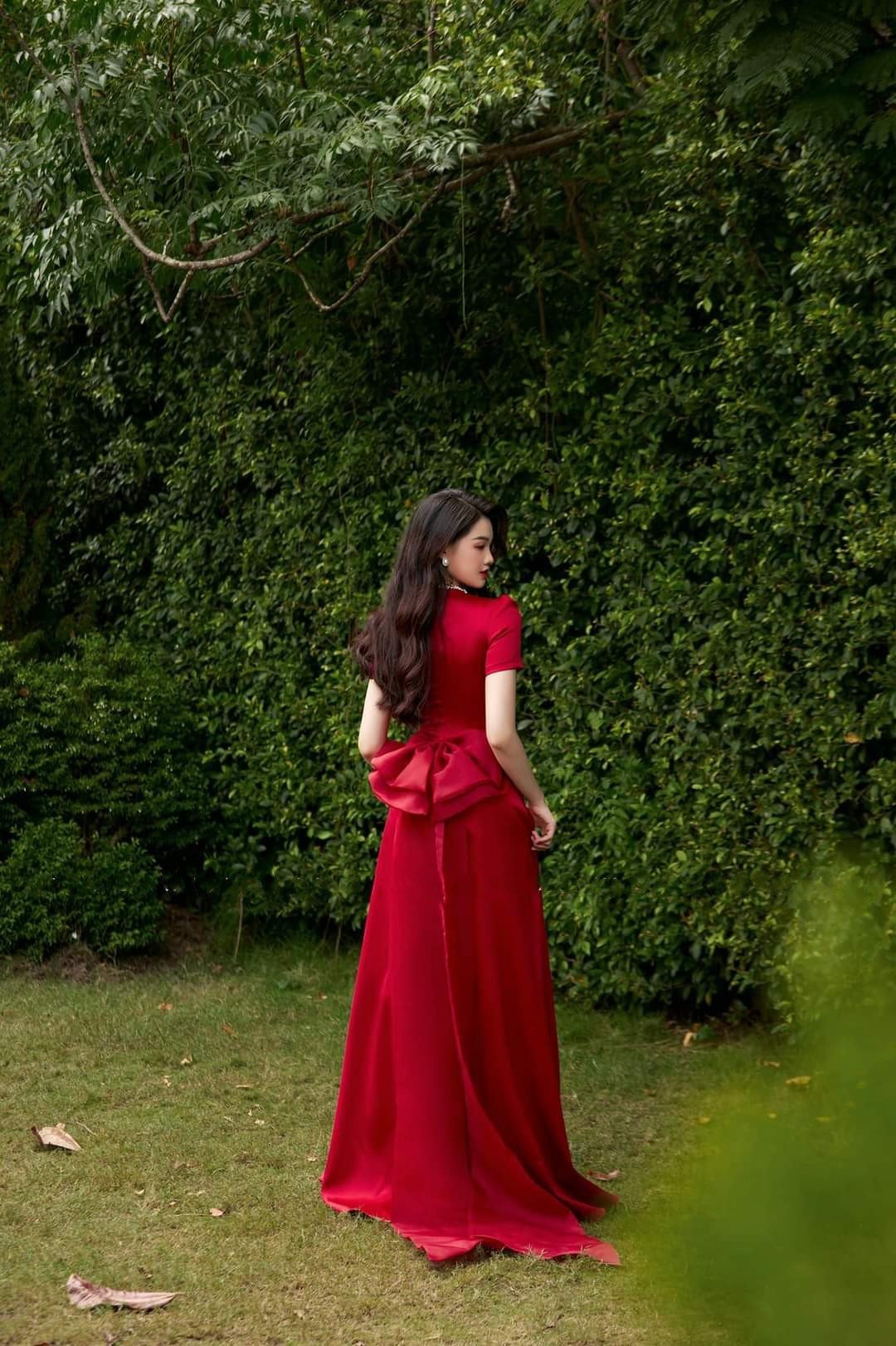 Đầm dự tiệc dáng xòe dài đính đá cổ tặng kèm nơ rời