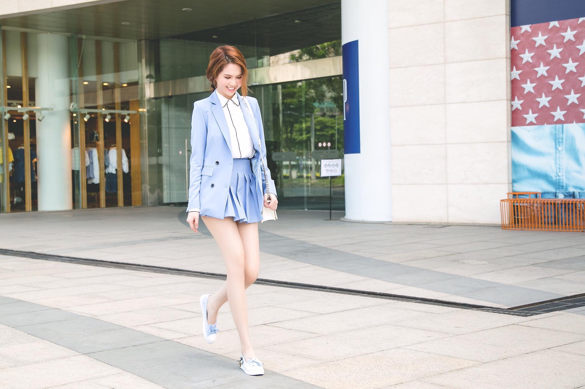 set-ao-vay-kieu-ao-vest-va-chan-vay-xep-ly