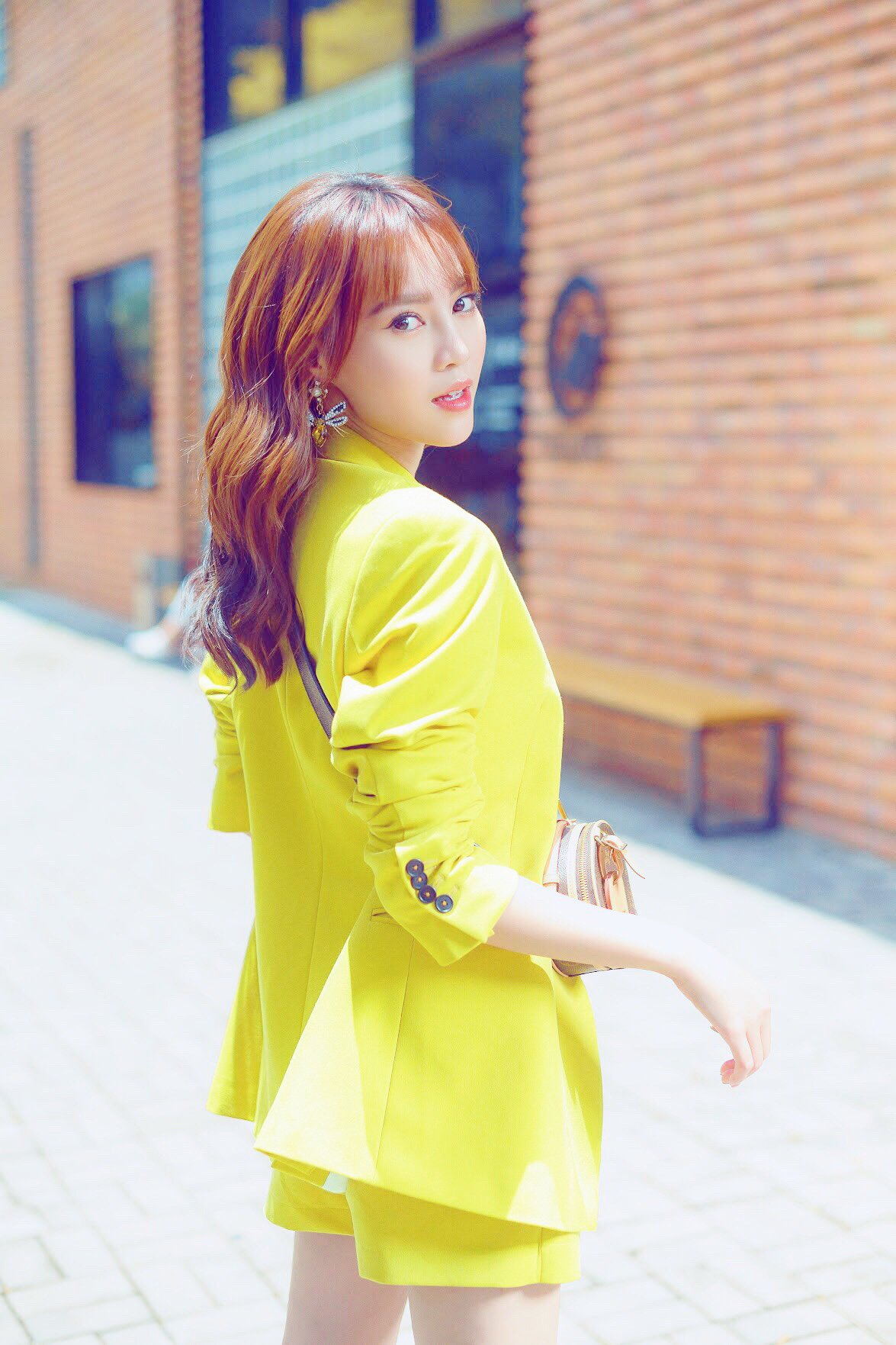 set-ao-quan-kieu-ao-vest-tay-dai-quan-gia-vay