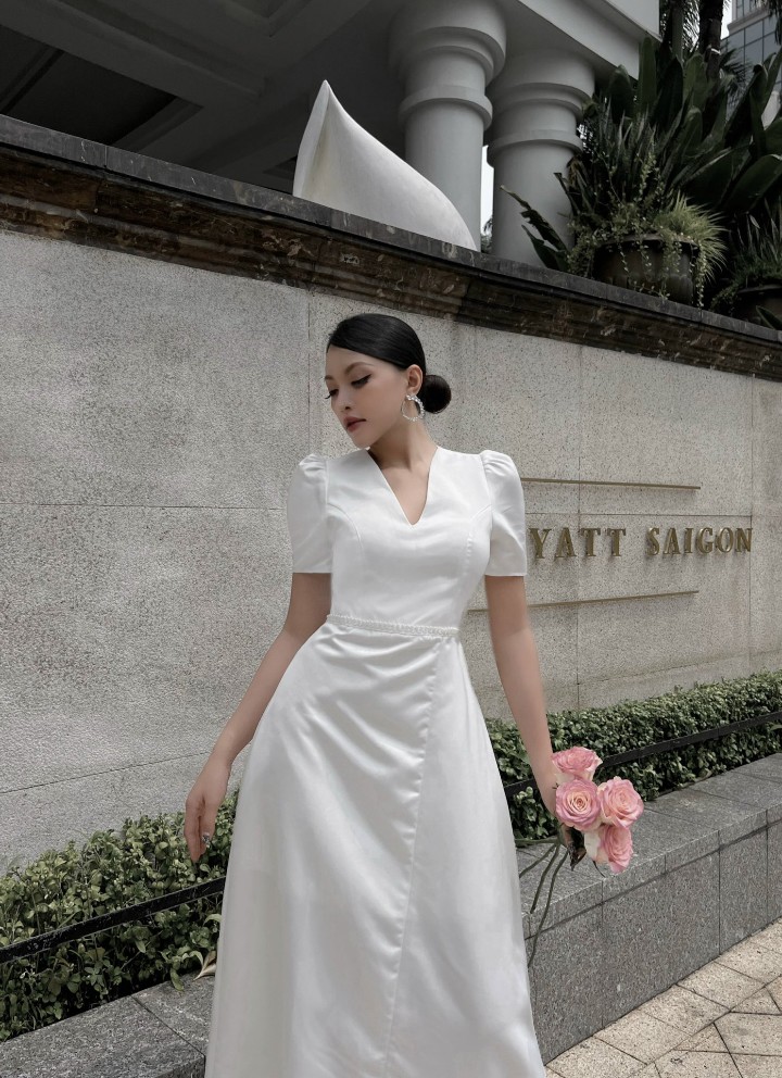 Đầm dạ hội kiểu xoè tay con cổ V eo đính ngọc