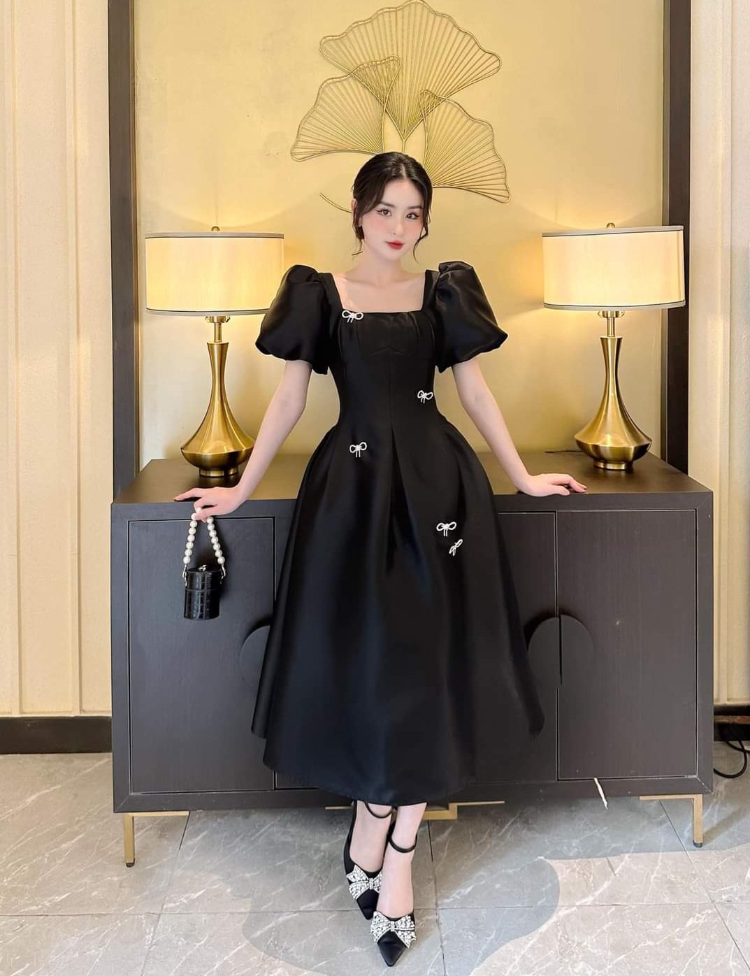 Đầm dự tiệc dáng xòe dài tay phồng đính nơ đá sang trọng