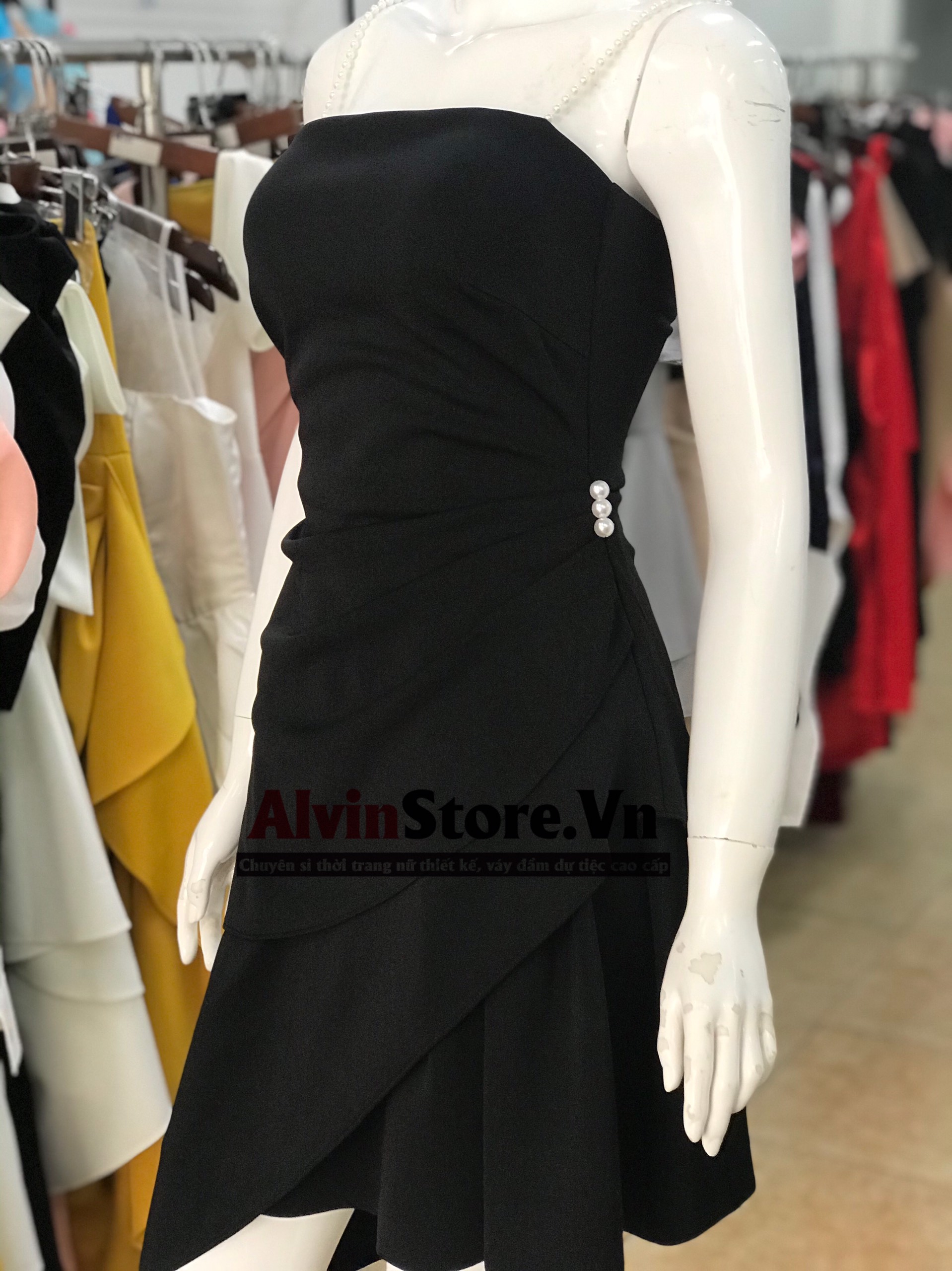 dam-xoe-kieu-hai-day-cup-nguc-xeo-lai