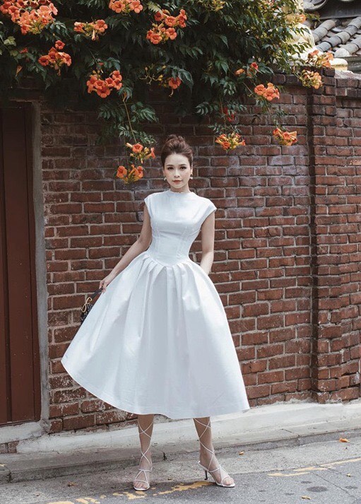 dam-xoe-kieu-tay-con-co-tron-xep-ly