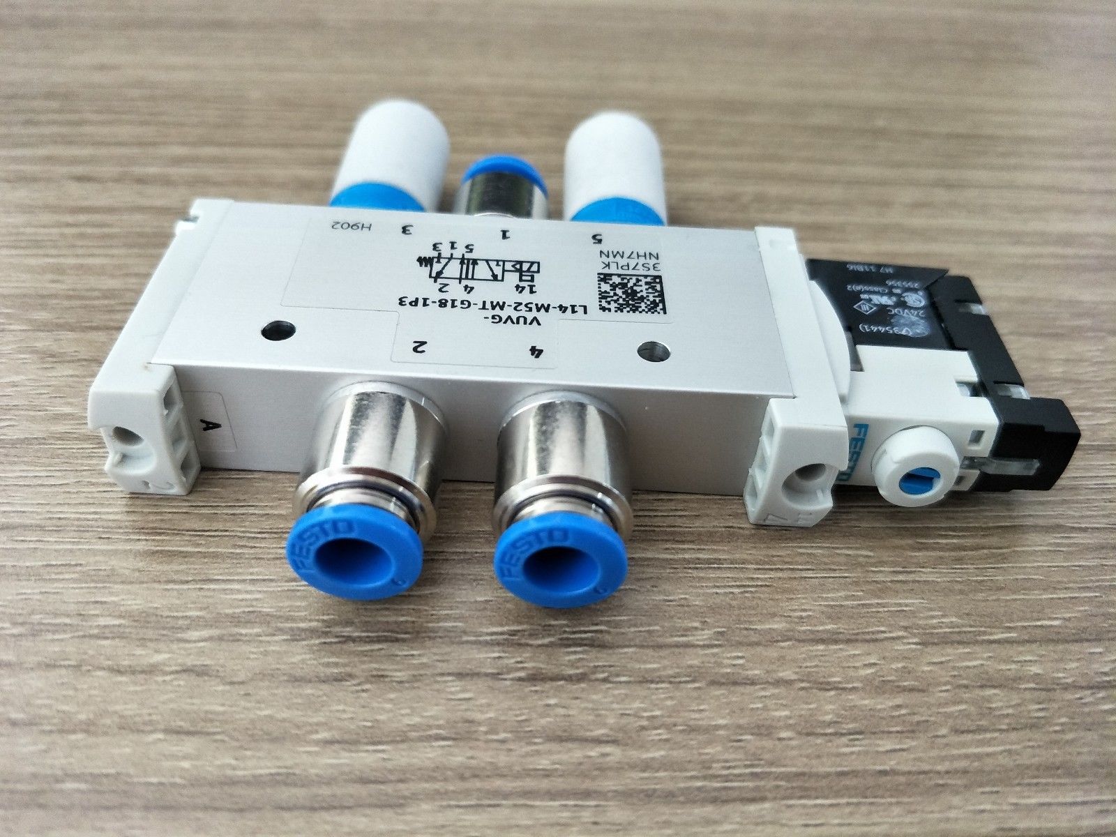 Solenoid valve VUVG-L14-M52-MT-G18-1P3