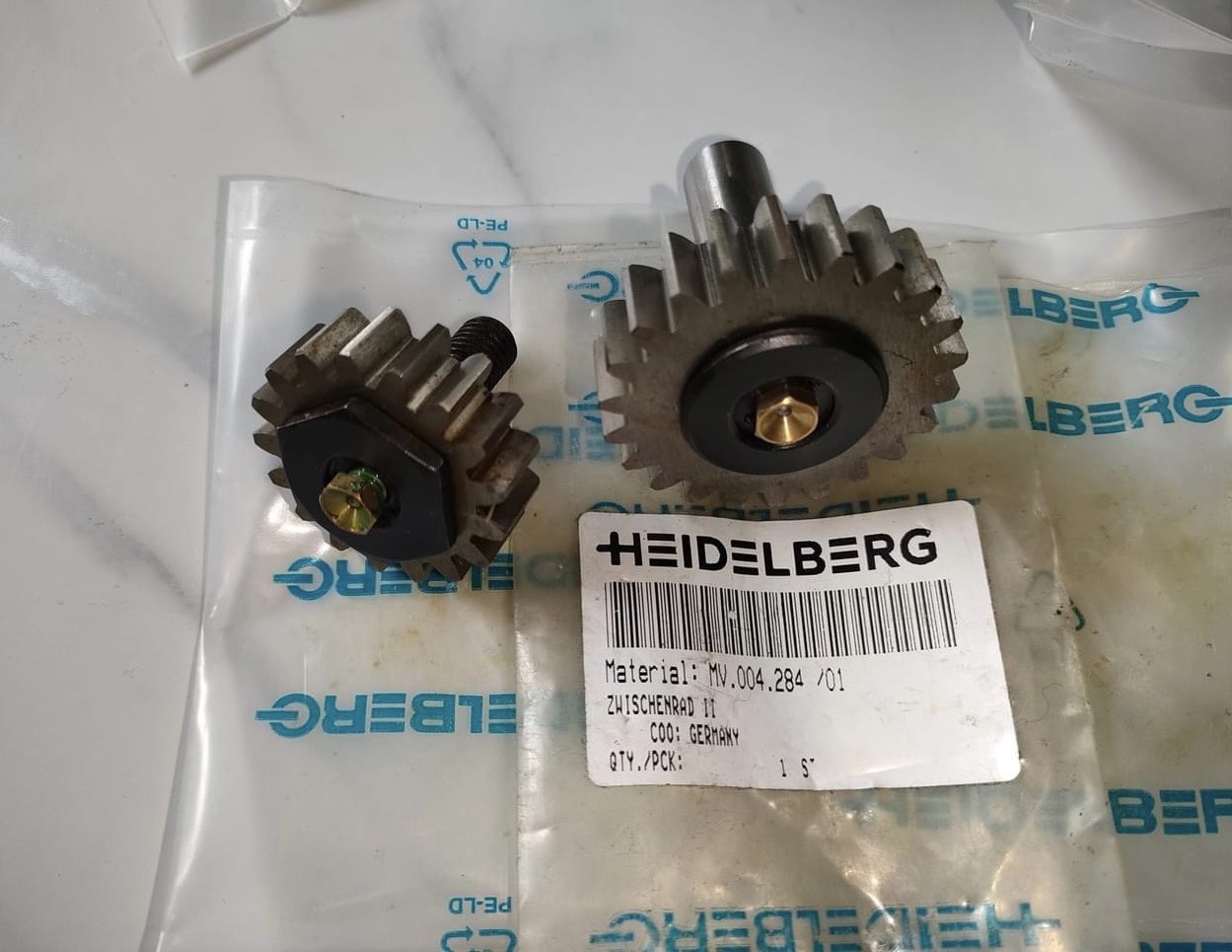 Intermediate gear MV.004.284