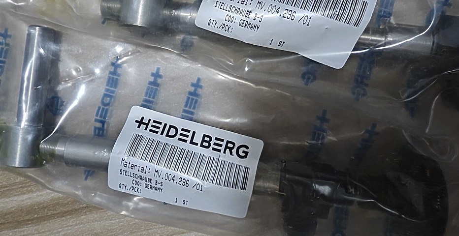 Adjusting screw MV.004.296