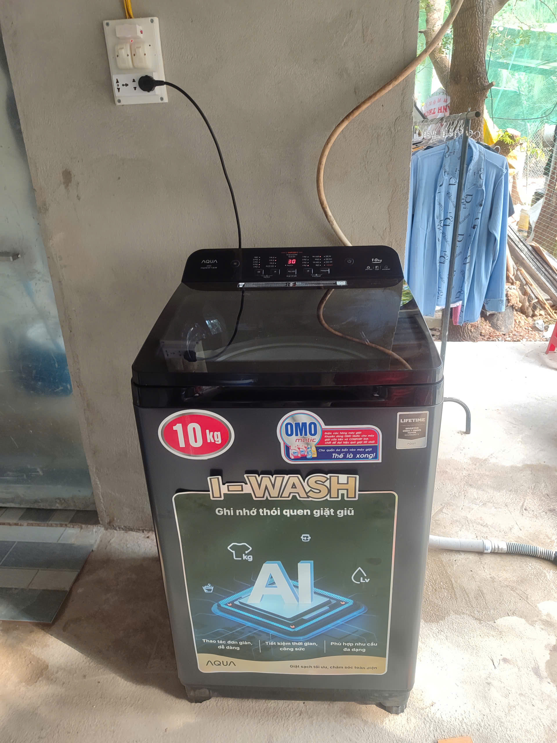 Máy Giặt Aqua Inverter 10 Kg AQW-DR100JT.BK