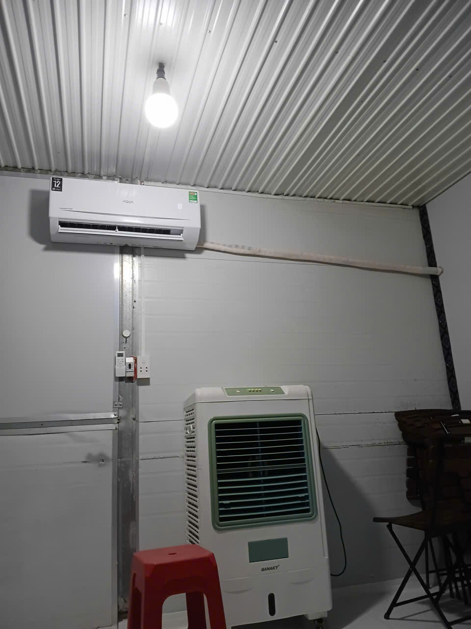 Máy Lạnh Aqua Inverter 1,5 Hp AQA-RV13ME
