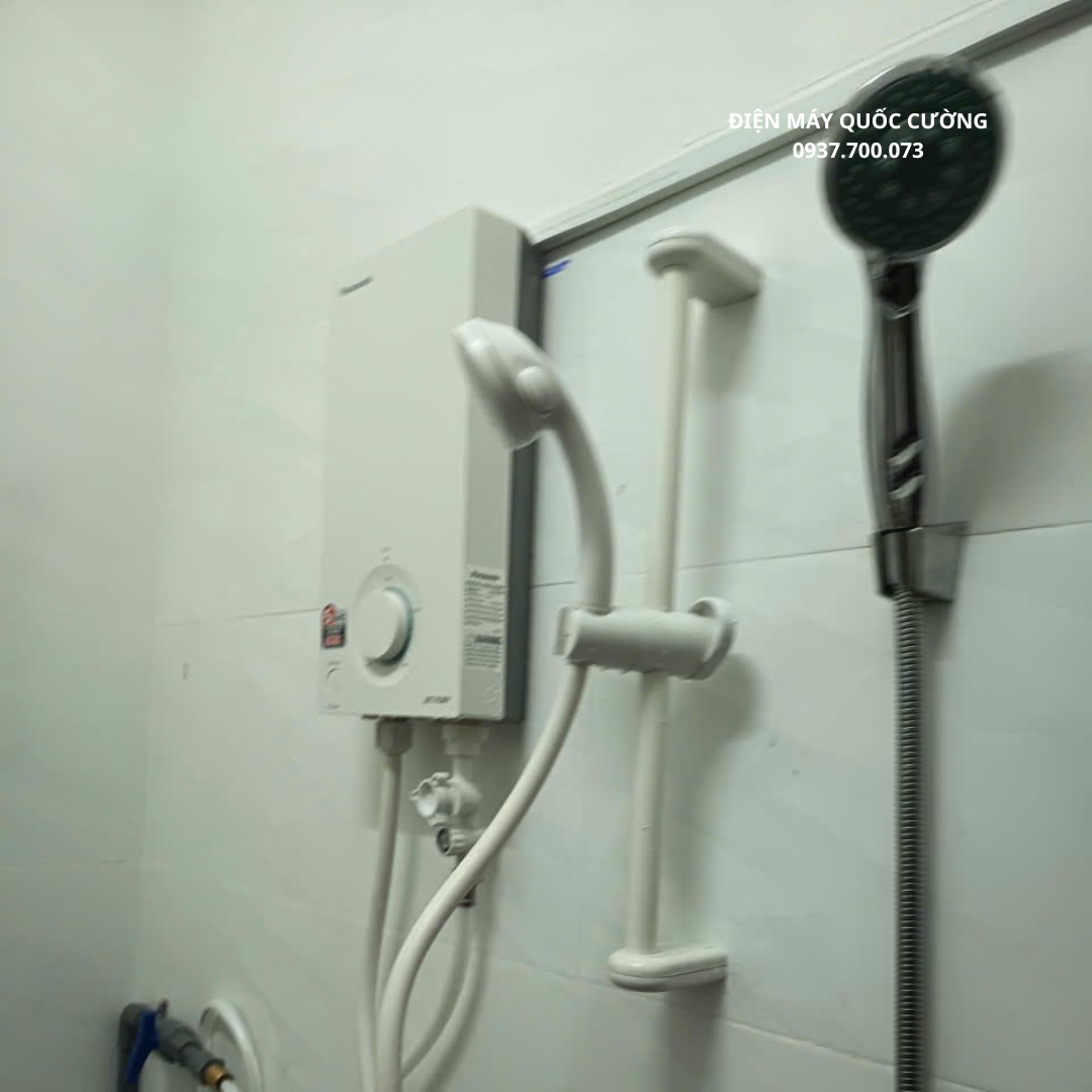 Máy nước nóng trực tiếp Panasonic 4500W DH-4VP1VW