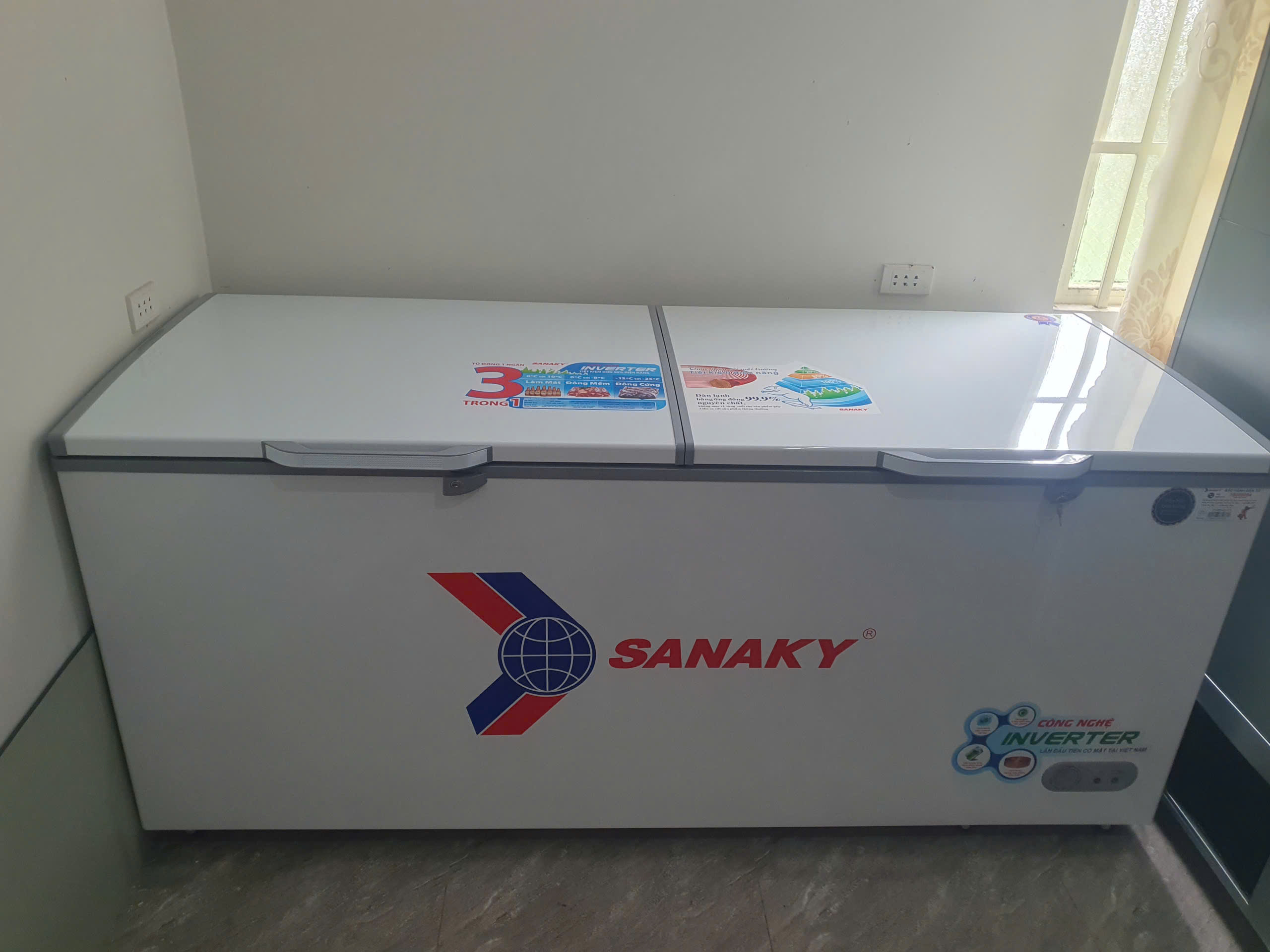 Tủ Đông Sanaky Inverter 761 Lít VH-8699HY3