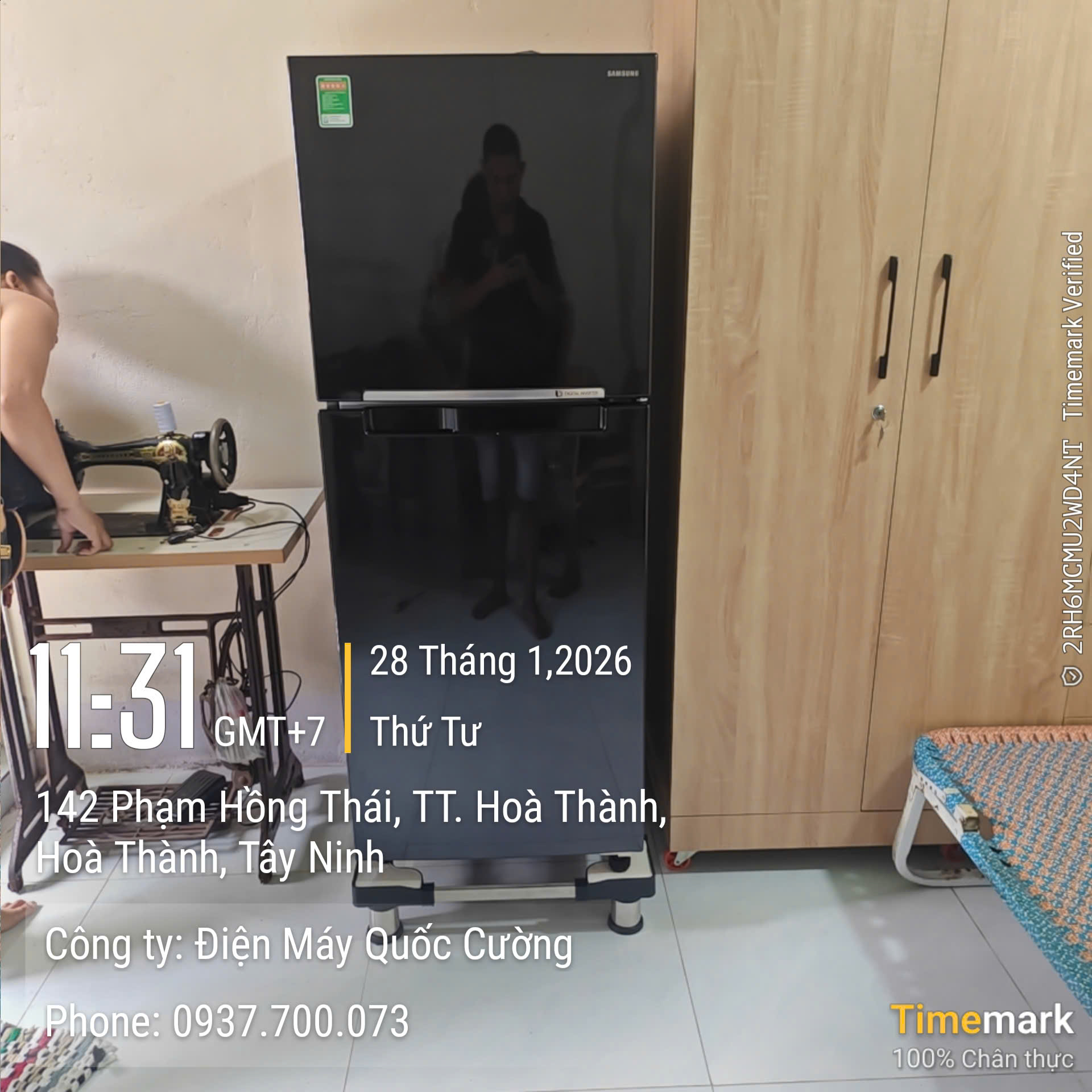 Tủ lạnh Samsung Inverter 208 lít RT20HAR8DBU/SV