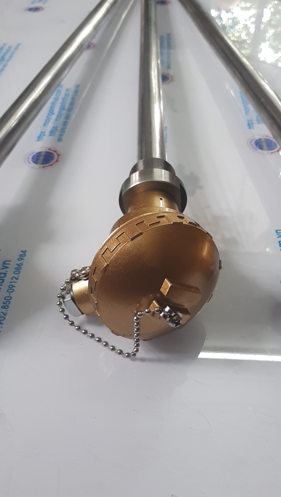 Liên hệ mua cảm biến nhiệt độ công nghiệp