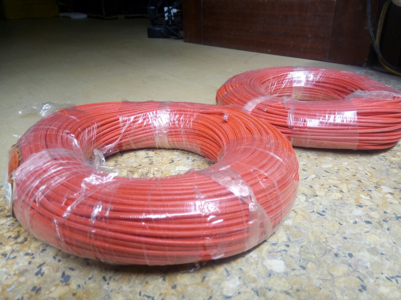 Liên hệ mua dây điện chịu nhiệt amiang phi 2.0