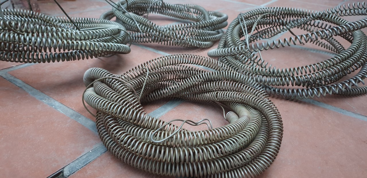 Dây crom niken được làm từ hợp kim có điện trở suất cao