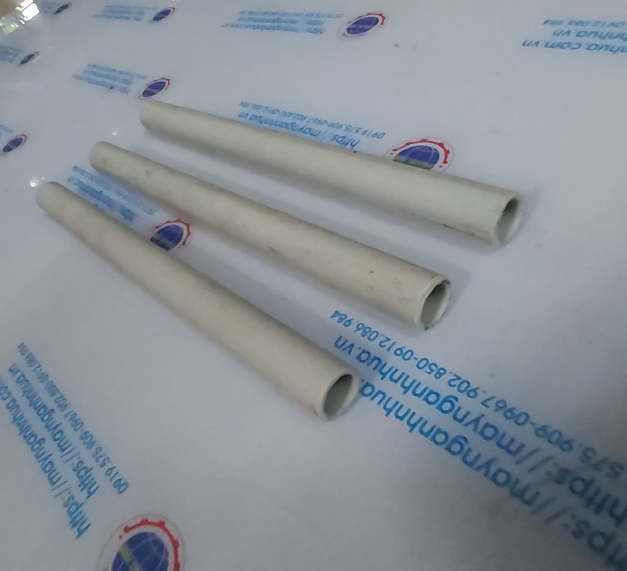 Liên hệ mua Ống sứ chịu nhiệt độ cao phi 8?