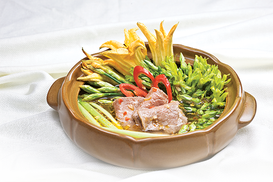LẨU CHUA THỊT BÒ