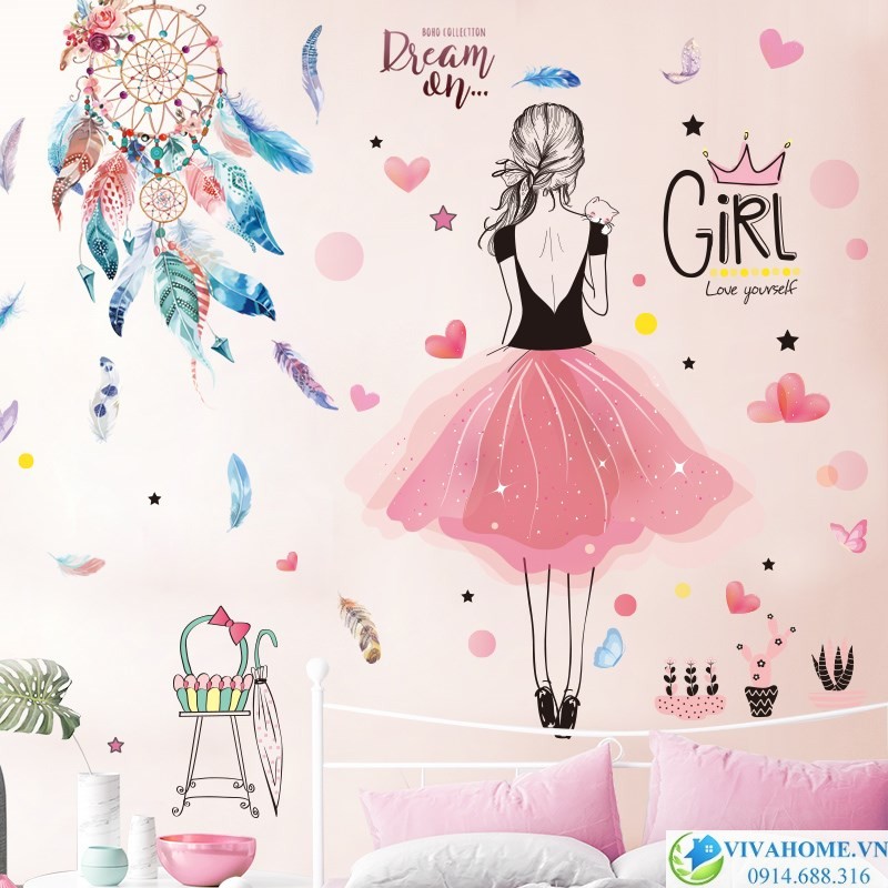 Decal dán tường Cô gái váy hồng tóc tết và vòng bắt giấc mơ