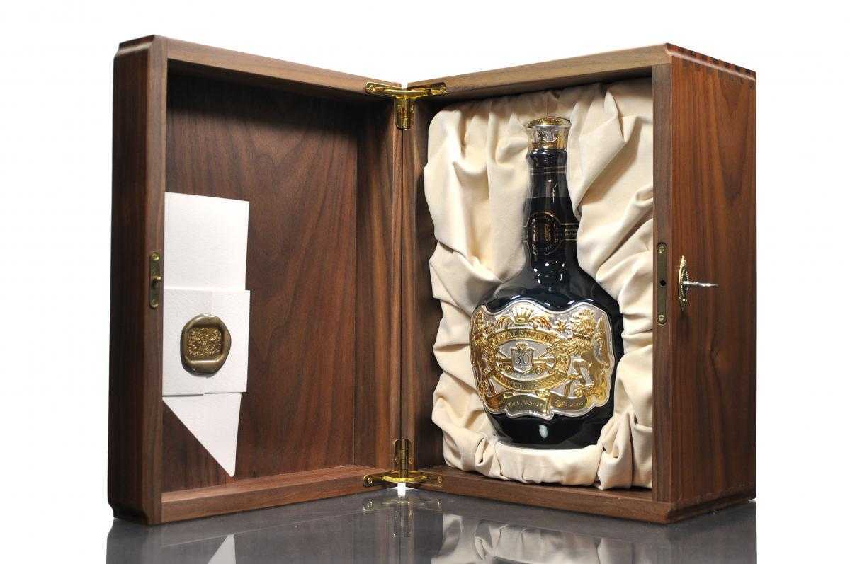 bán rượu chivas 50 năm