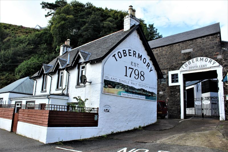 Hình ảnh Nhà Máy Chưng Cất Rượu Tobermory Distillery