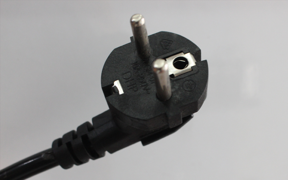 Dây nguồn của bếp từ