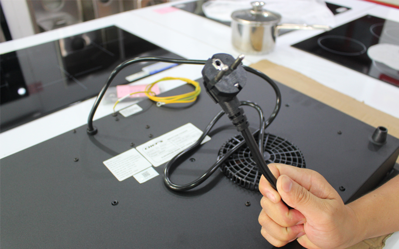 lý do nên mua bếp từ chefs eh 321