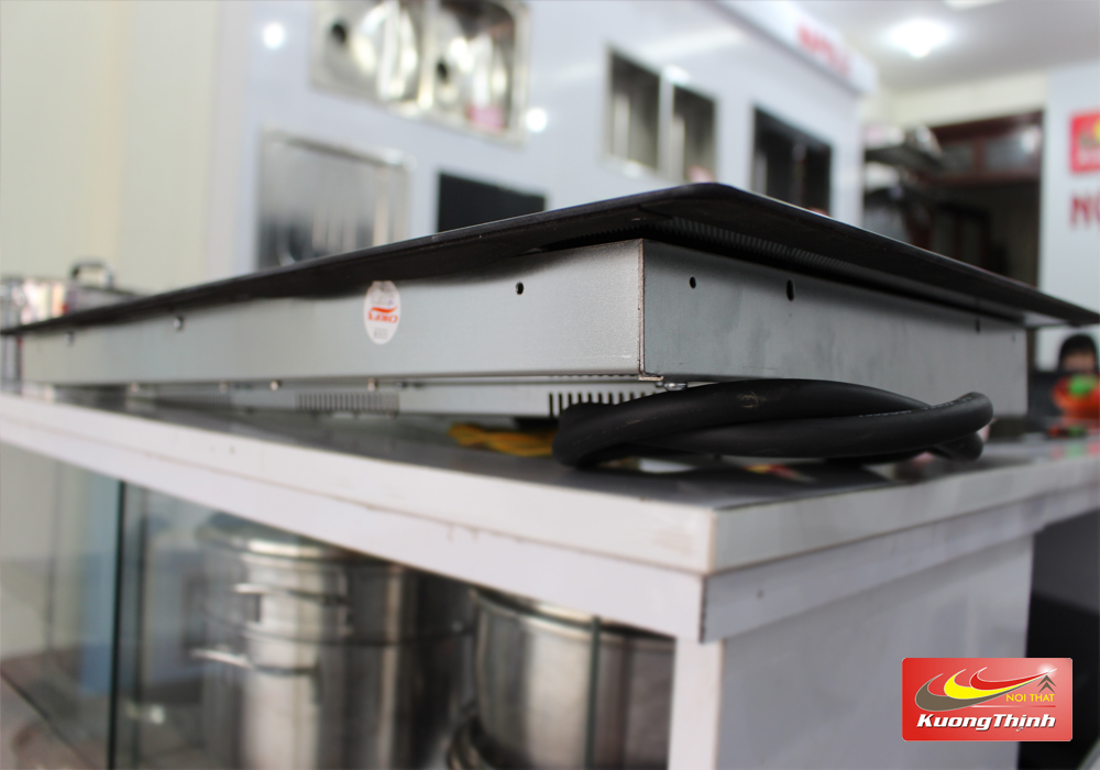 Góc phải bếp điện từ Chefs EH MIX333