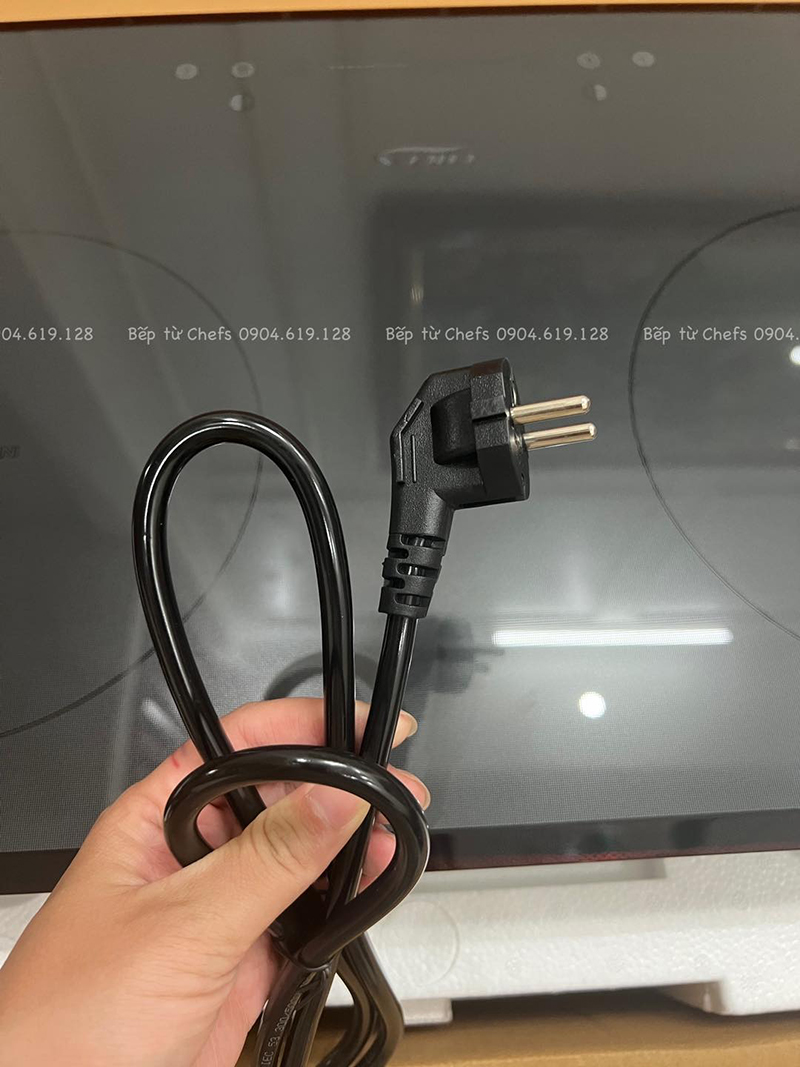Phích cắm bếp từ Chefs EH DIH220
