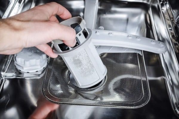 Cách xử lý mùi hôi, tanh bát đĩa sau khi rửa máy rửa bát