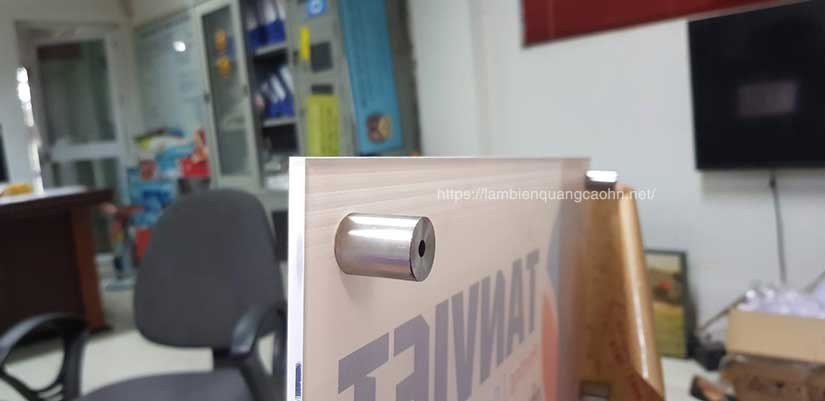 Biển mica treo tường