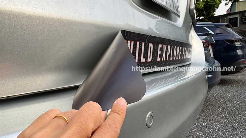 Tem từ dán xe ô tô