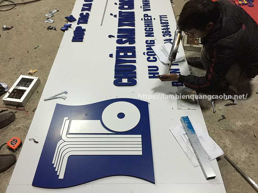 biển alu chữ nổi giá rẻ