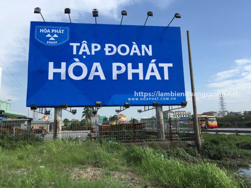 Biển bạt có đèn rọi