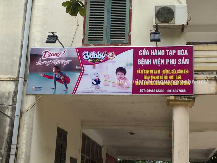 Biển bạt có đèn rọi