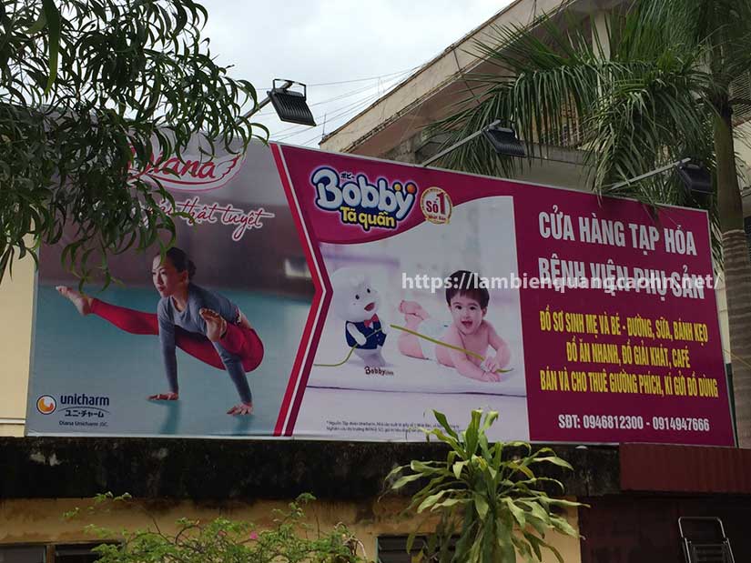 Biển bạt có đèn rọi