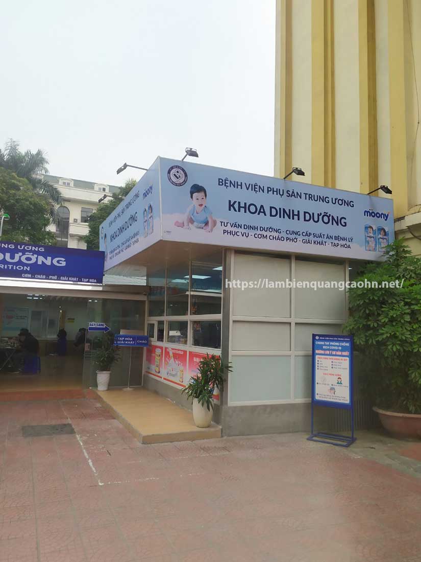 Biển bạt có đèn rọi