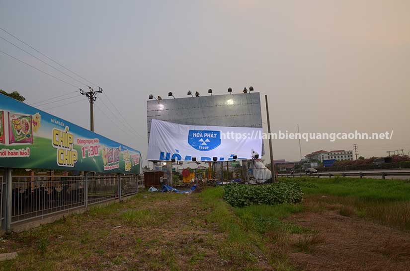 Biển bạt có đèn rọi