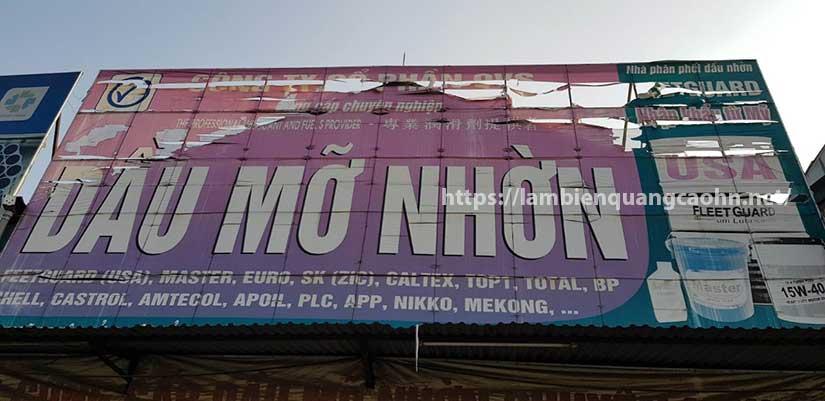 Biển bạt quảng cáo bạc màu