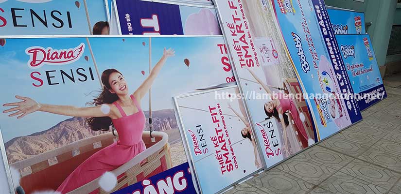 Biển bạt quảng cáo bạc màu