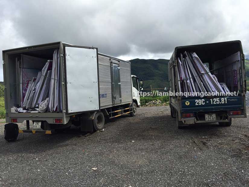 Biển bạt quảng cáo bạc màu