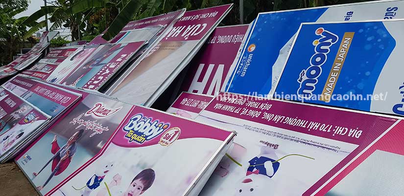 Biển bạt quảng cáo bạc màu