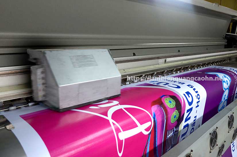 Biển bạt quảng cáo bạc màu