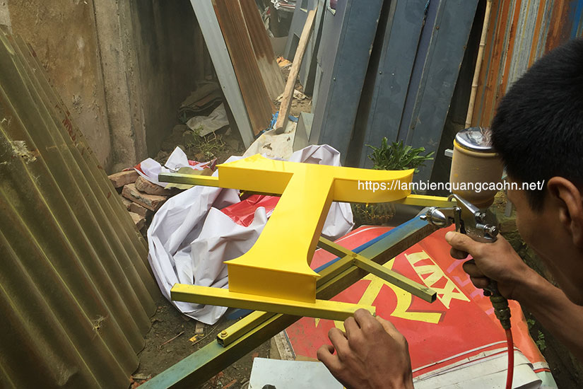 biển chữ nổi, chữ mica nổi, chữ mica đèn led, biển alu chữ nổi