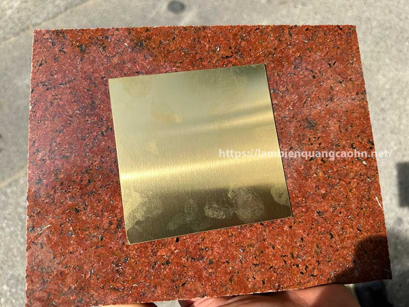 Biển chữ nổi inox sáng chân, biển ốp đá granite